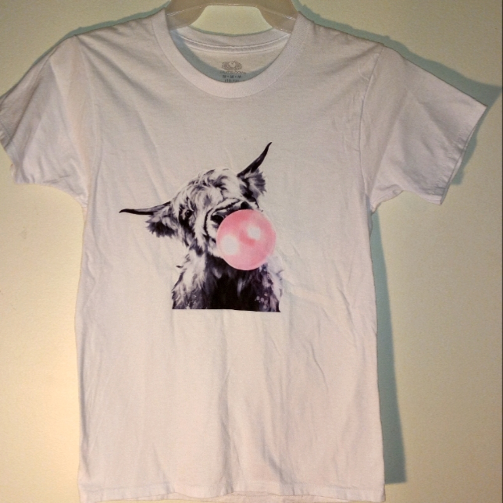 Highland Cow Blowing Bubble Tshirt